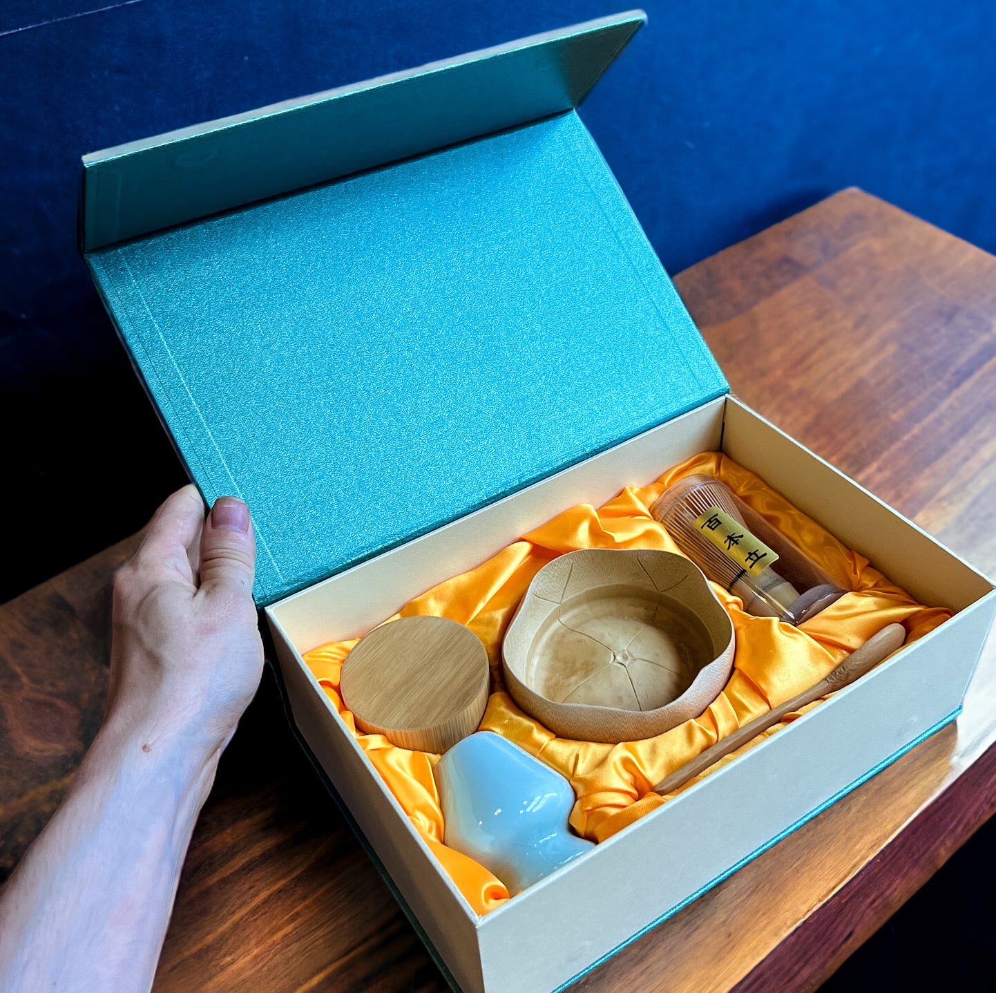 The Bamboo matcha set in its box