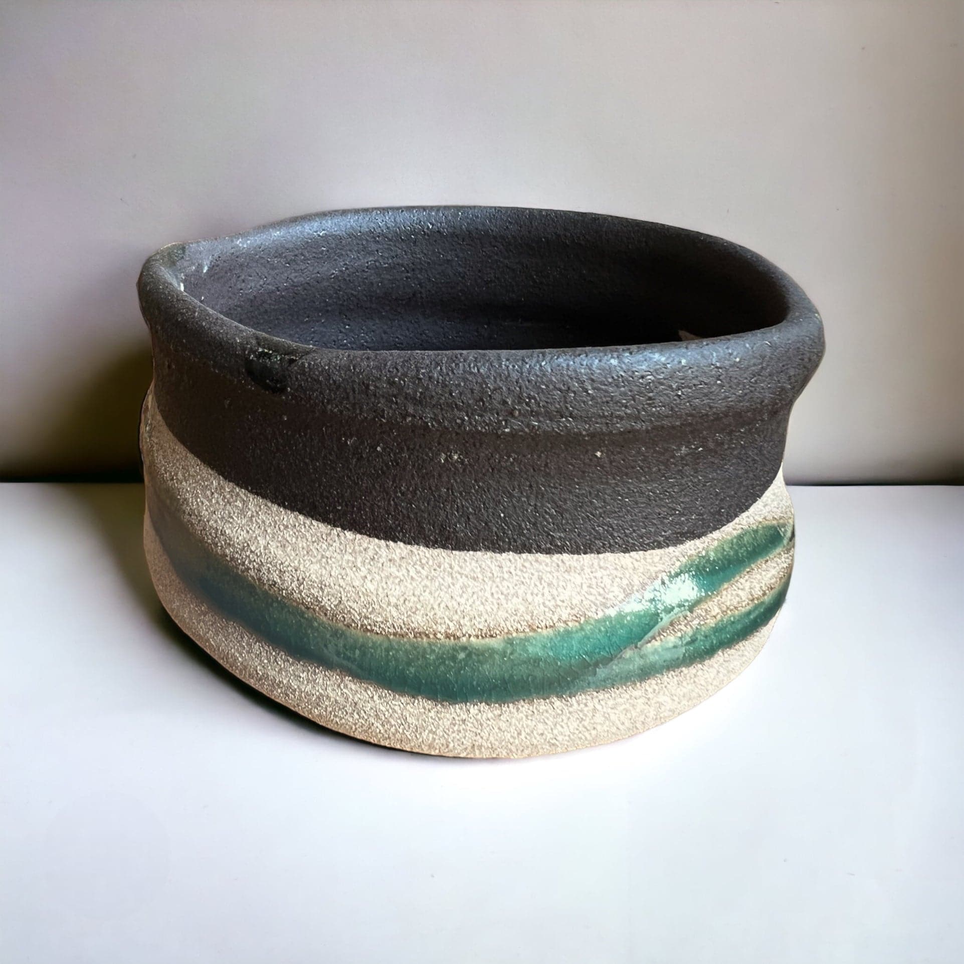 The other side of the Hand Made River Sand Matcha Bowl.